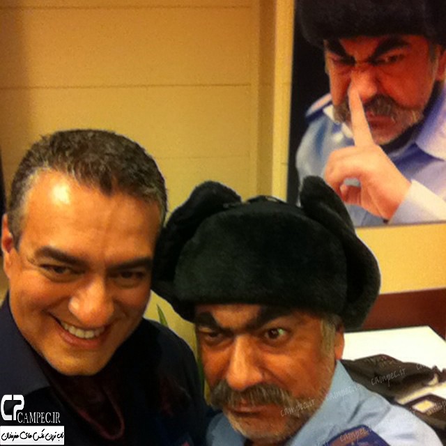 محمد رضا هدایتی و سام نوری در پشت صحنه سریال در حاشیه