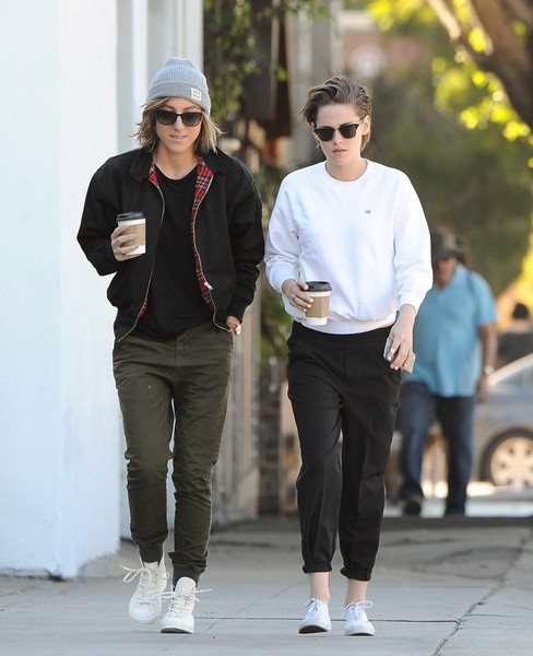 Kristen Stewart - Kristen Stewart Spotted in LA