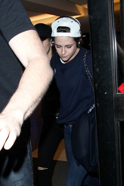 Kristen Stewart - Kristen Stewart Arrives at LAX