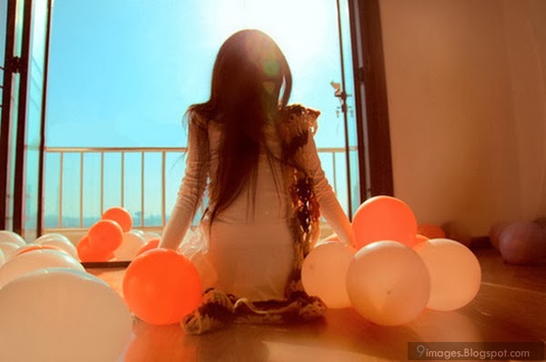 Alone cutest girl sadness balloons loneliness3 عکس عاشقانه دختر و پسر 2015